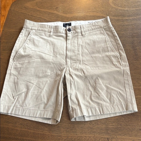 J Crew 7 Inch Tech Shorts Size 28‎ - Picture 2 of 5